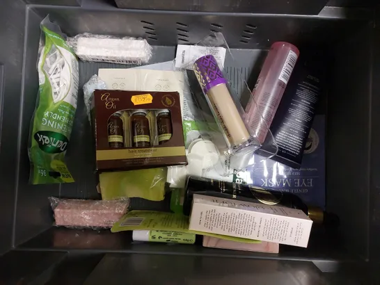 BOX OF APPROX 15 COSMETIC ITEMS TO INCLUDE VERSO BODY LOTION, L`OREAL FINE FLOWERS MILK, IMPERIAL LEATHER BATH SOAP