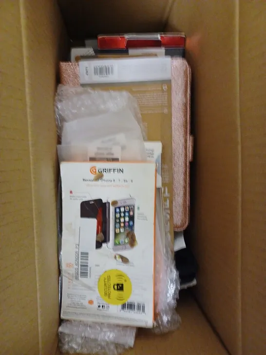 BOX OF APPROXIMATELY 20 ASSORTED TABLET & SMARTPHONE PROTECTIVE ACCESSORIES TO INCLUDE CASES, SCREEN PROTECTORS, TABLET COVERS ETC 