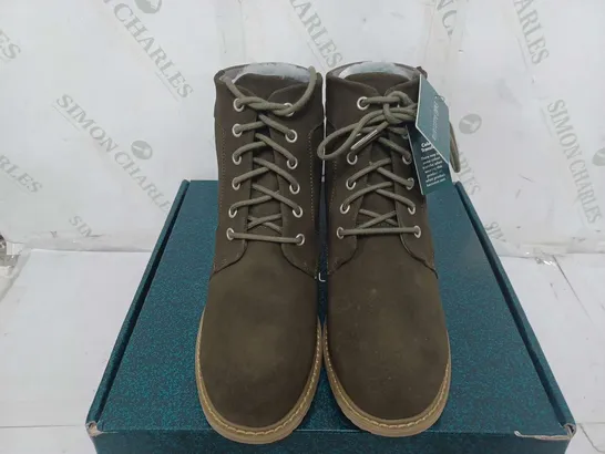 BOXED PAIR OF EMU EXPLORER BIRICET LACE UP WATERPROOF ANKLE BOOTS IN DARK OLIVE - MENS 8