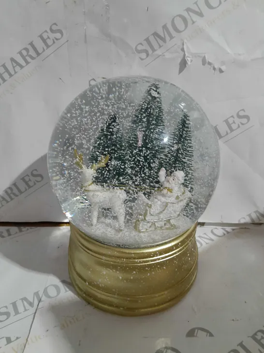 CHRISTMAS MUSICAL LARGE SNOW GLOBE