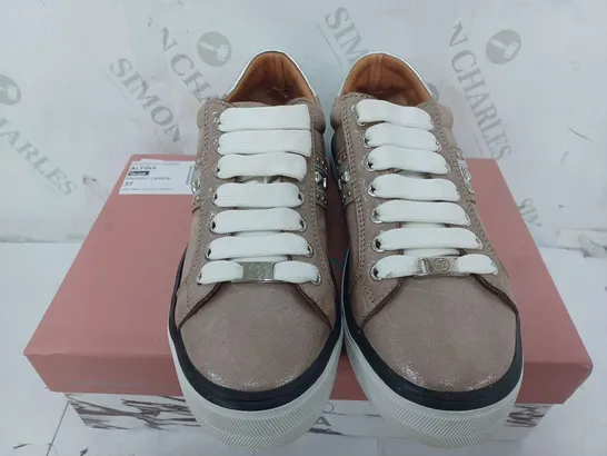 MODA IN PELLE ALFINA LEATHER TRAINERS IN TAUPE - SIZE 37