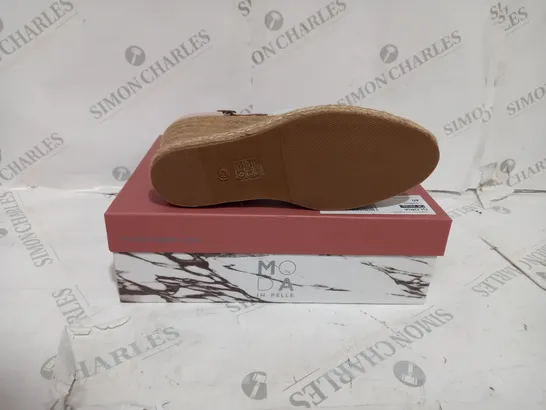 BOXED MODA GLORIA OFF WHITE LEATHER WEDGE SHOES SIZE 40