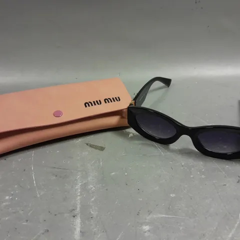 MIU MIU AE-MU09 LOGO FRAME SUNGLASSES 