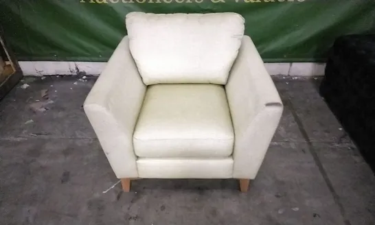 QUALITY CREAM/GREEN ARMCHAIR WITH WOODEN LEGS