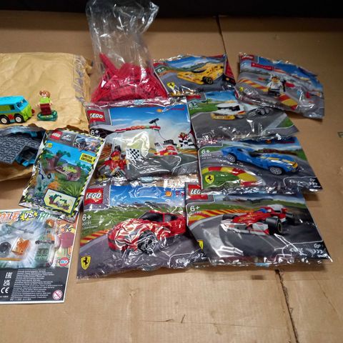 LOT OF ASSORTED LEGO ITEMS 