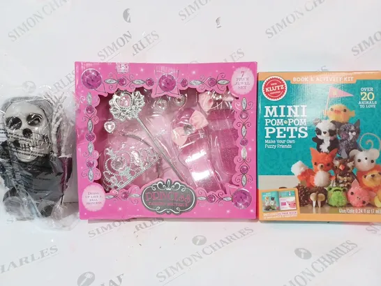 BOX OF APPROXIMATELY 20 ASSORTED TOYS AND GAMES TO INCLUDE MINI POM POM PETS ACTIVITY KIT, PRINCESS FASHION BOUTIQUE, ETC