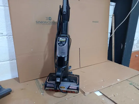 SHARK CORDED STICK VACUUM HZ500UKT