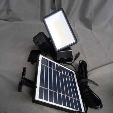 BOXED GOODHOME SOLAR LED FLOODLIGHT 