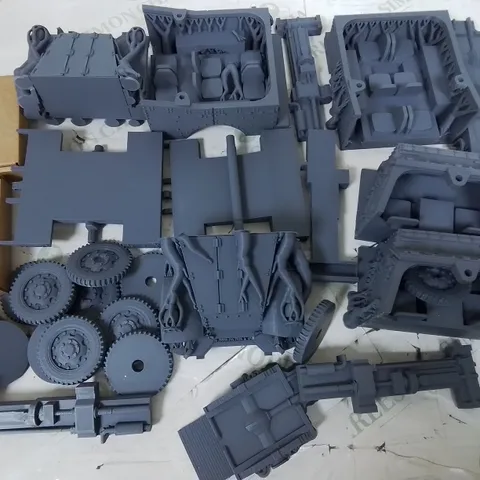 LOT OF ASSORTED 3D PRINTED CRAFT ITEMS