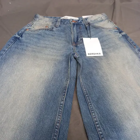 BERSHKA WIDE LEG LIGHT JEANS - EUR 32