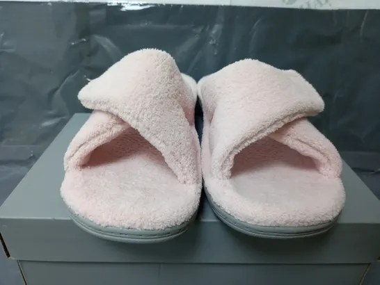 VIONIC INDULGE RELAX SLIPPERS IN PINK - UK 6