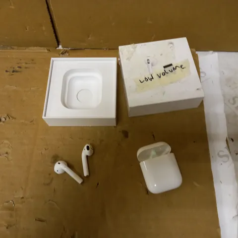 BOXED APPLE AIRPODS