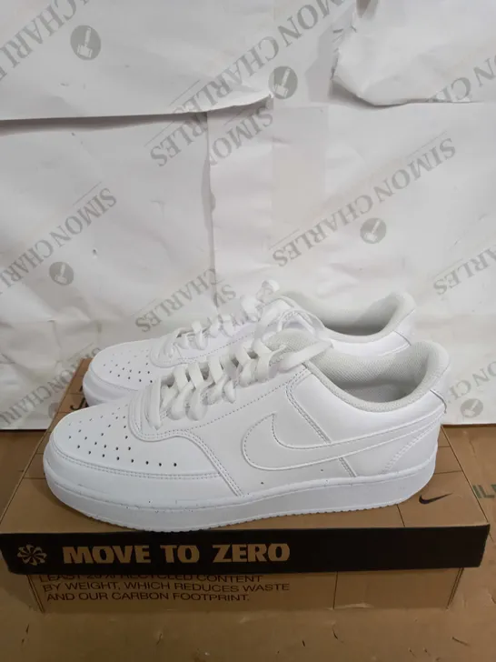 BOXED PAIR NIKE COURT VISON WHITE TRAINERS SIZE 8