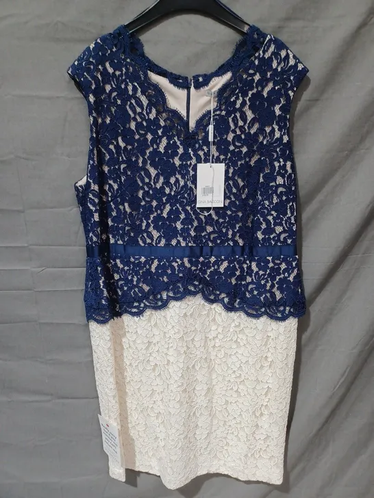 GINA BACCONI FLORAL MESH SLEEVELESS DRESS IN NAVY/WHITE - SIZE 22