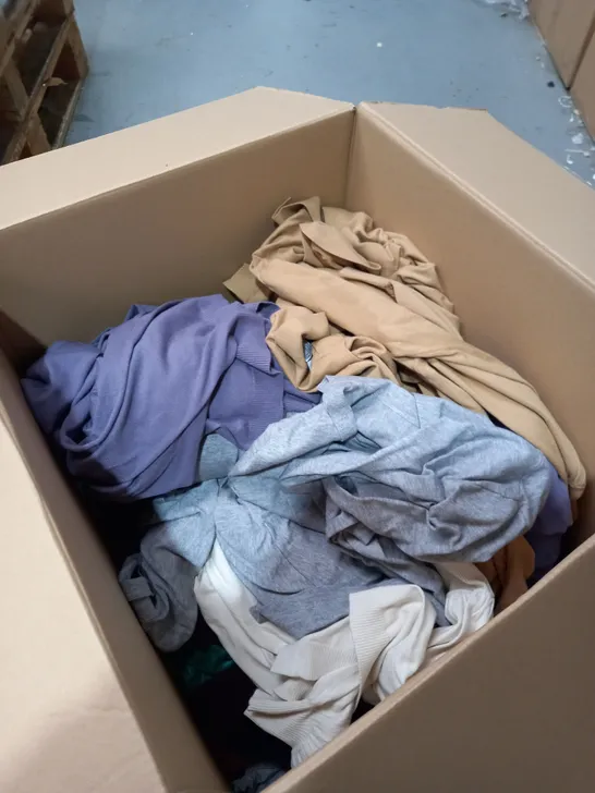 BOX OF CLOTHES APPROXIMATELY 30 TO INCLUDE TOPS, JUMPERS, DRESSES ETC