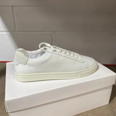 BOXED PAIR OF REISS BELLA WHITE SHOES SIZE 40