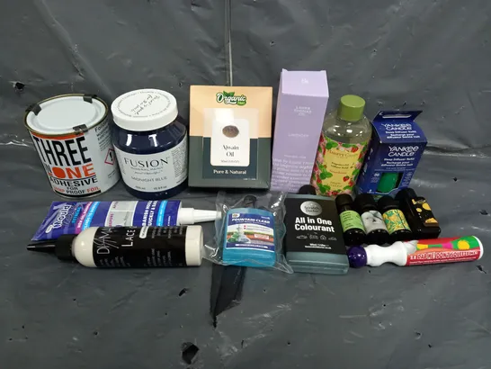 BOX OF ASSORTED HOUSEHOLD ITEMS TO INCLUDE MOULD REMOVER, WATER TREATMENT AND YANKEE