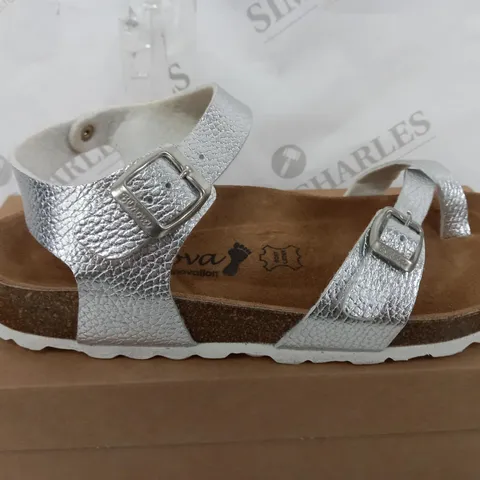 BOXED BONOVA SANDALS IN SILVER AND WHITE COLOUR SIZE 6