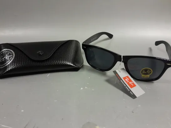 RAY-BAN ORIGINAL WAYFARER CLASSIC SUNGLASSES 