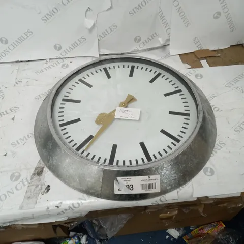 ROUND METAL WALL CLOCK 