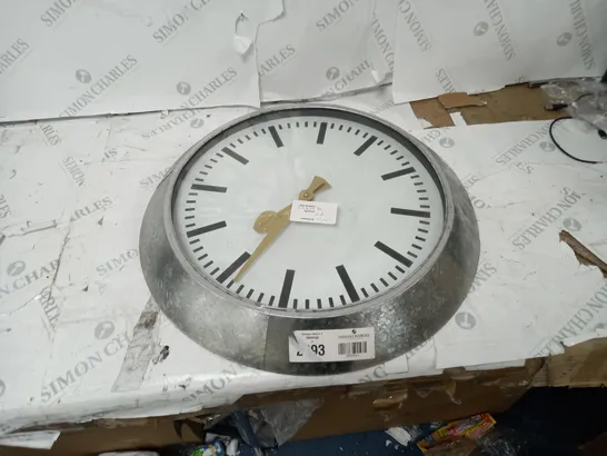 ROUND METAL WALL CLOCK 