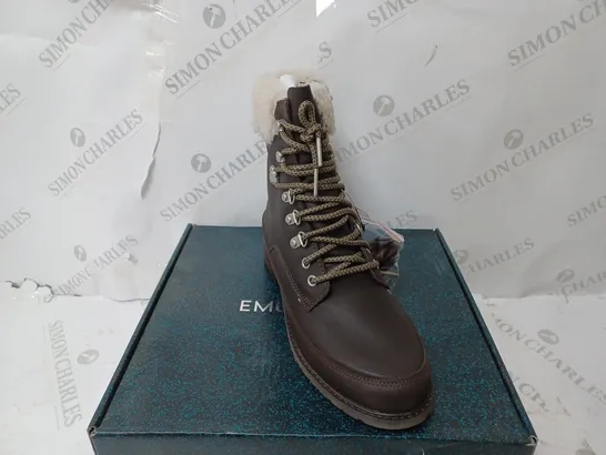 BOXED EMU OKAB WATERPROOF BOOTS, ESPRESSO COLOUR - SIZE 7 