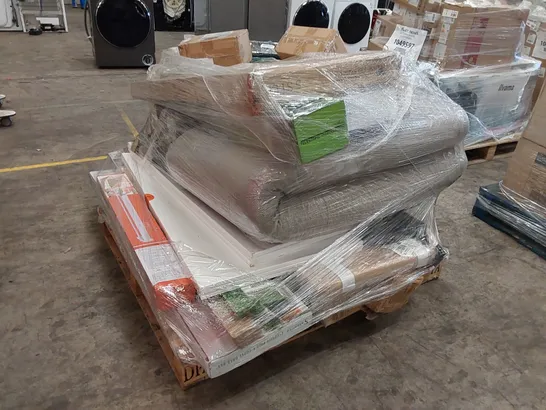 PALLET OF ASSORTED ITEMS INCLUDING: STEP LADDER, RETRACTABLE SAFETY GATE, MATTRESS TOPPER ECT.