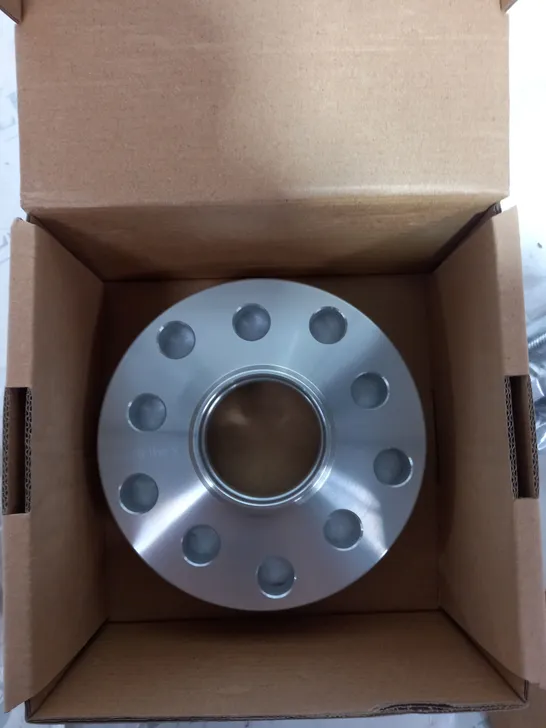 PAIR OF UNKNOW BRAND OF  WHEEL SPACERS 