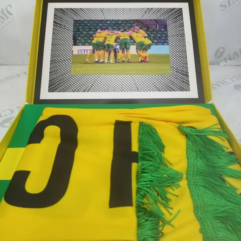 NORWICH CITY CFC SCARF BOX