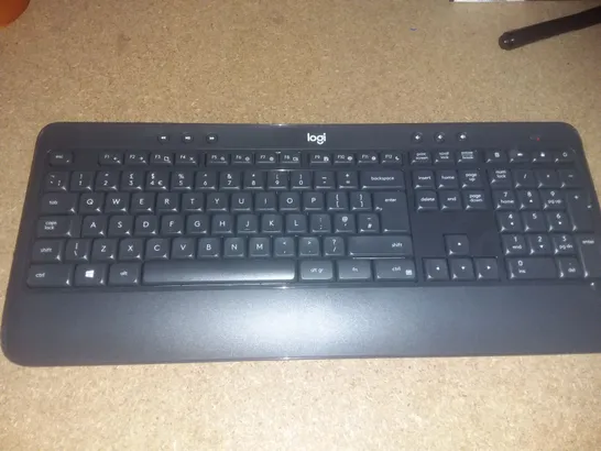 LOGITECH MK540 WIRELESS KEYBOARD