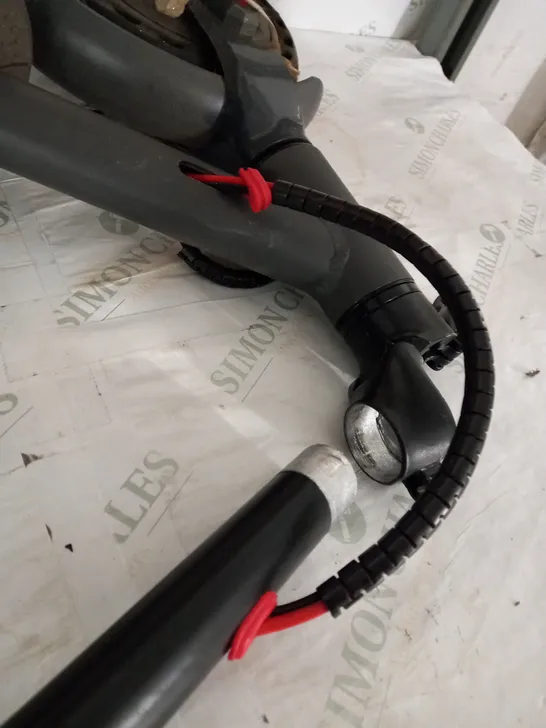 UNBRANDED FAUTLTY ELECTRIC SCOOTER (HANDLE BARS WELDING SNAPPED & REAR BREAK FAULT) 