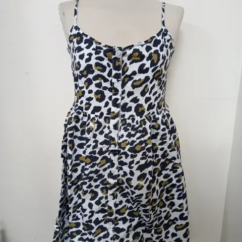BOX OF APPROX. 11 UNBRANDED LEOPARD PRINT SUMMER LIGHT DRESS - SIZE 12