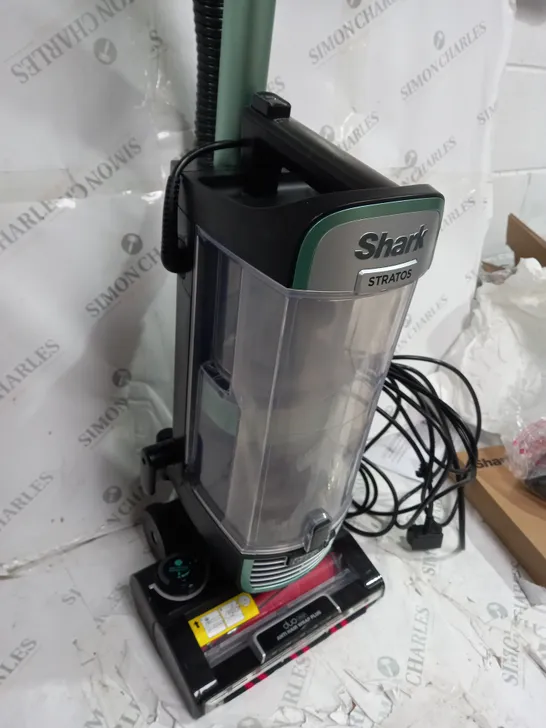 SHARK STRATOS UPRIGHT VACUUM CLEANER NZ860UK