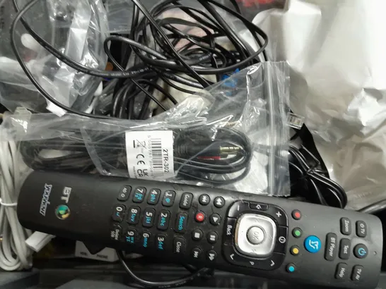 BOX OF APPROXIMATELY 14 ASSORTED ITEMS TO INCLUDE - SKY REMOTE , SAMSUNG REMOTE , LOGITECH REMOTE ETC