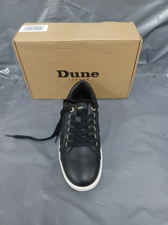 BOXED PAIR OF DUNE LONDON QUILTED LEATHER TRAINERS IN BLACK SIZE 6