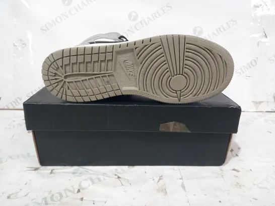 BOXED PAIR OF NIKE AIR JORDAN 1 MID SHOES IN GREY/WHITE/BLACK UK SIZE 5