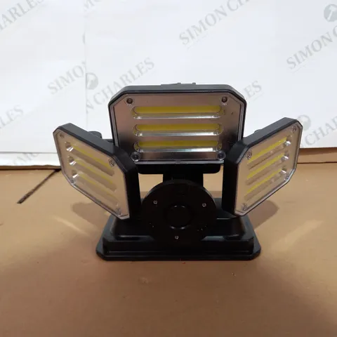 BELL & HOWELL 300 LUMENS BIONIC FLOODLIGHT