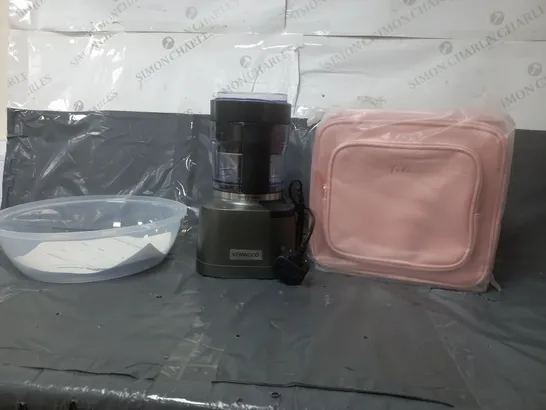 CAGE OF 10 ASSORTED HOMEWARE ITEMS TO INCLUDE HENWOOD BLENDER, TILI BAG, AND PLASTIC PLATE COVER ETC. 