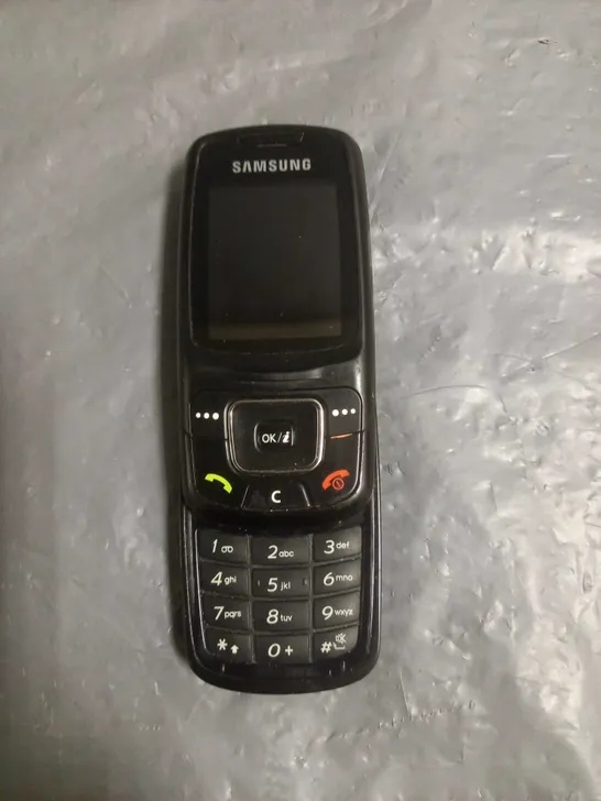 SAMSUNG C300 SLIDE MOBILE PHONE BLACK