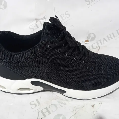 BOXED PAIR OF DESIGNER TRAINERS IN BLACK EU SIZE 44