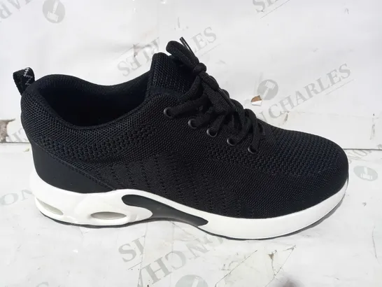 BOXED PAIR OF DESIGNER TRAINERS IN BLACK EU SIZE 44