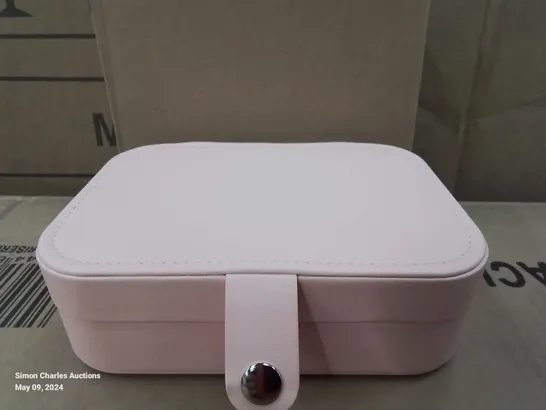 BOX OF APPROXIMATELY 30 UNBRANDED PINK JEWELLERY STORAGE BOXES 