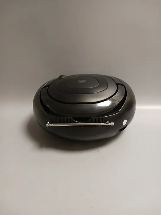 BOXED OAKCASTLE CD PLAYER IN BLACK AND SILVER