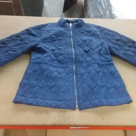 BOX OF APPROXIMATELY 6 WYNNELAYERS QUILTED REVERSIBLE JACKETS TWILIGHT BLUE - SIZE MEDIUM