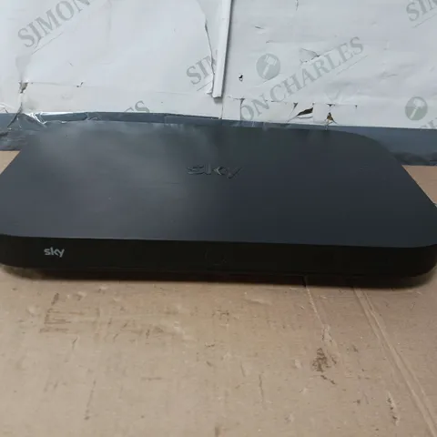 SKY Q TV BOX 