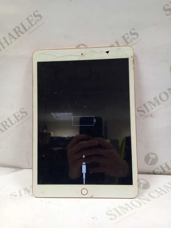 APPLE IPAD 10.2 A2197 IN GOLD