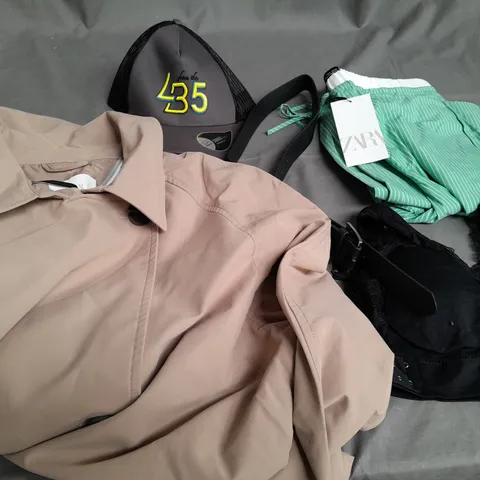 BOX OF APPROXIMATELY 20 ASSORTED CLOTHING ITEMS TO INCLUDE - HAT , TROUSERS , BELT ETC