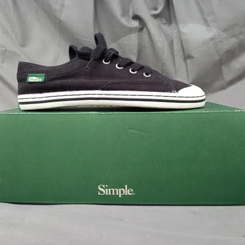 BOXED PAIR OF SIMPLE SATIRE CANVAS SNEAKERS IN BLACK SIZE 4