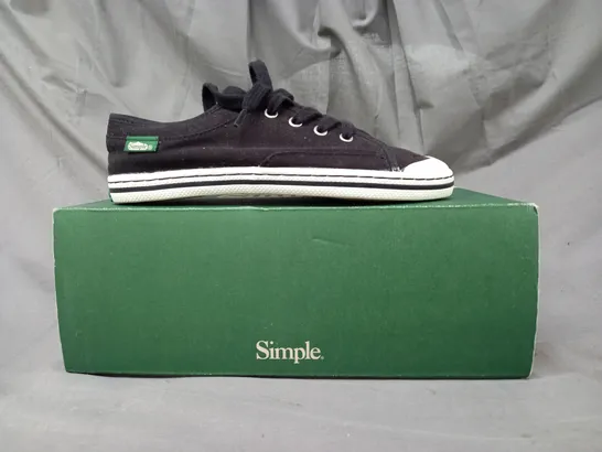 BOXED PAIR OF SIMPLE SATIRE CANVAS SNEAKERS IN BLACK SIZE 4