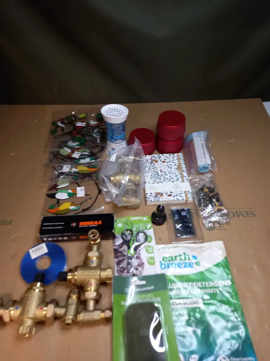 LOT OF ASSORTED ITEMS TO INCLUDE GARDEN EQUITMENT, JOURNAL AND STORAGE POTS